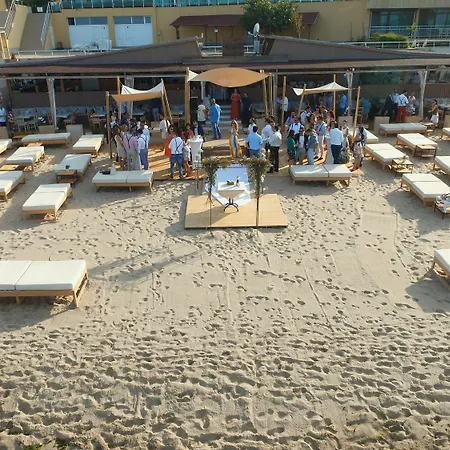 Orange Aparthotel 3*